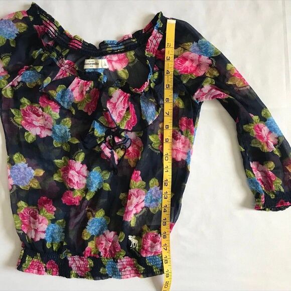 Abercrombie Kids blouse top Girls L Large light floral navy pink smocked hem - Picture 7 of 9